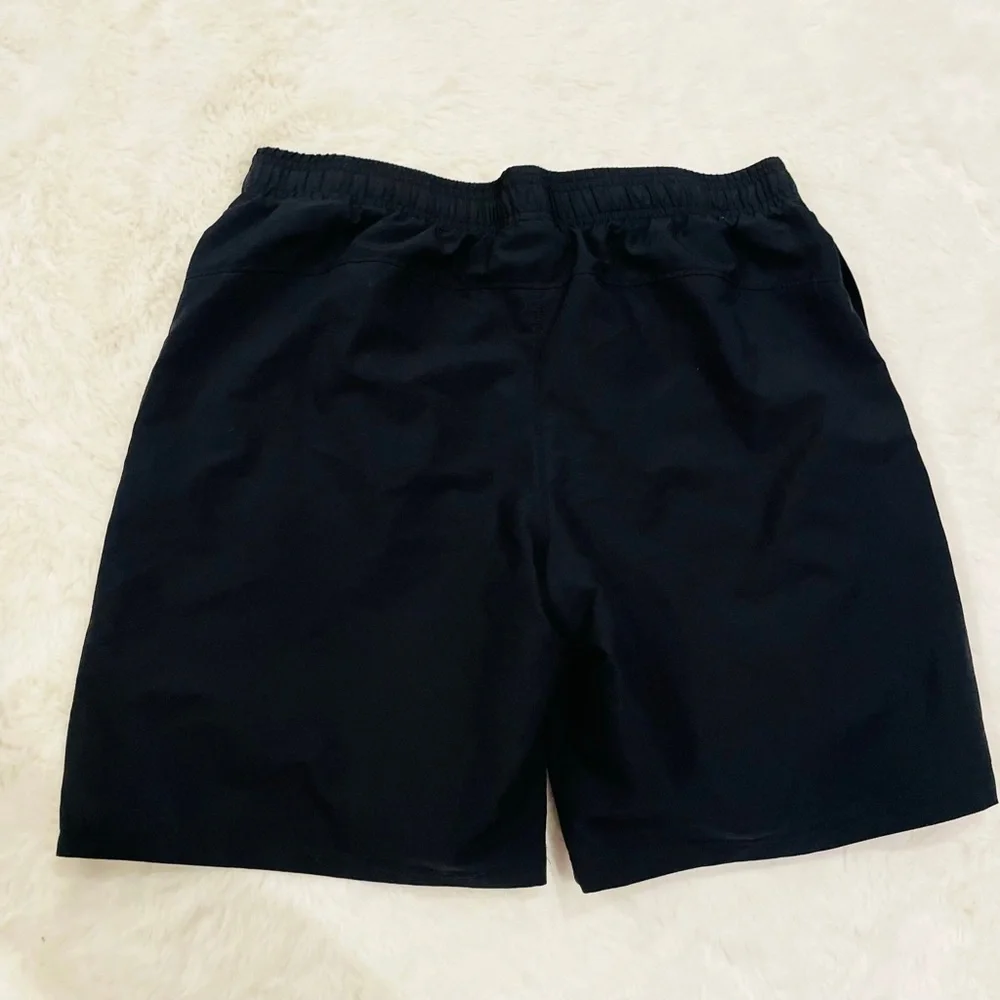 Under Armour Loose Fit Black Red Orange Casual Athletic Gym Shorts Youth Size XL